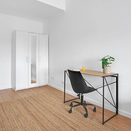 Sunny 2 Bedroom Apartment In Almada - Balconies With River View Esterno foto