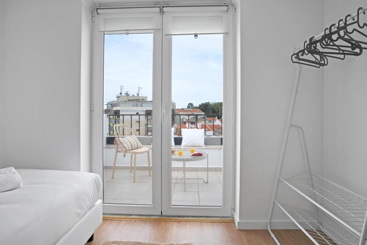 Sunny 2 Bedroom Apartment In Almada - Balconies With River View Esterno foto